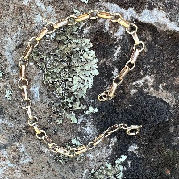 Gold Toned Bracelet Rectangular Round Rolo Style - Picture 1 of 4